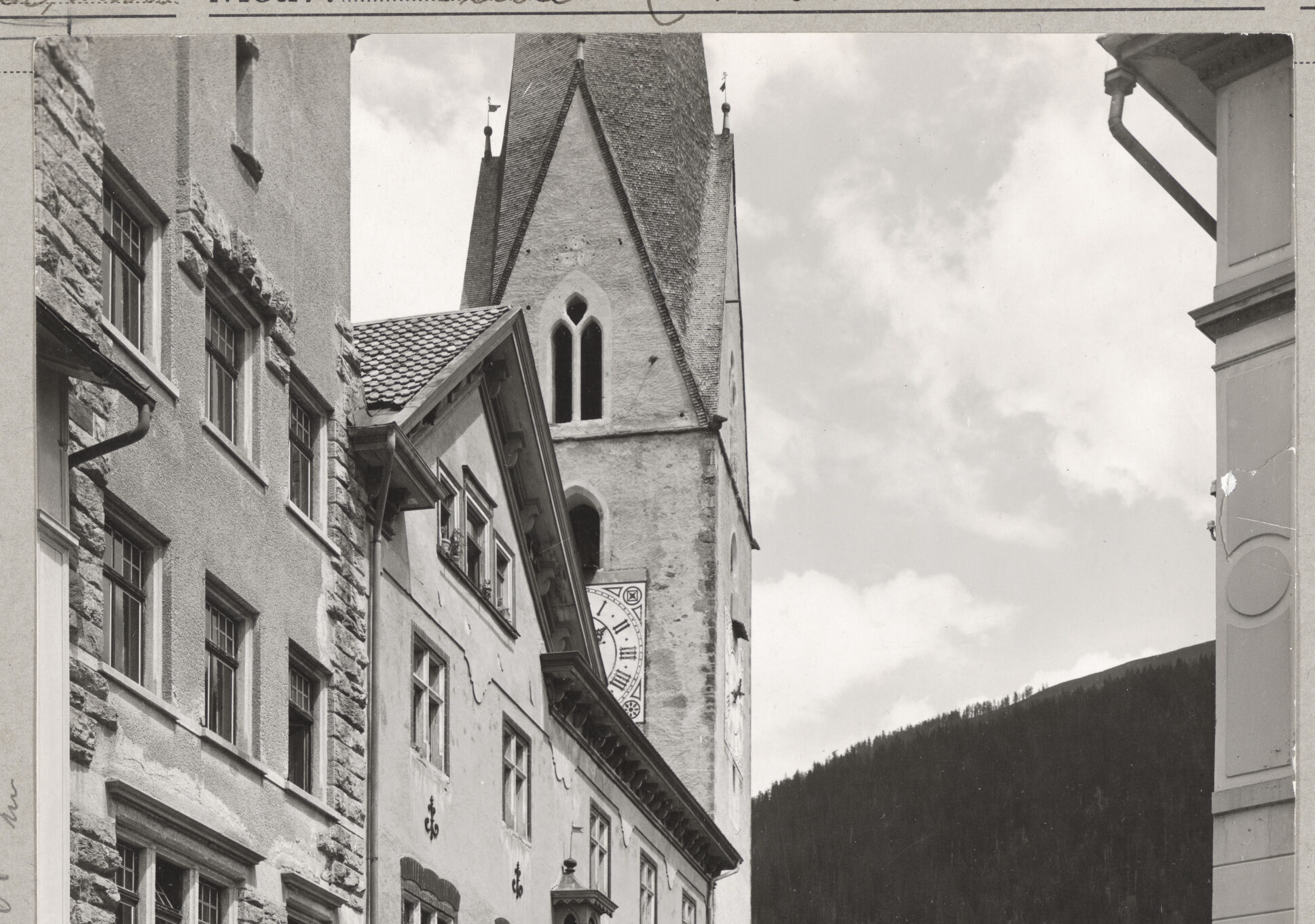 Davos, altes Rathaus, Aussenansicht. Aufnahme undatiert. Staatsarchiv Graubünden, FR XXXIX / 5037